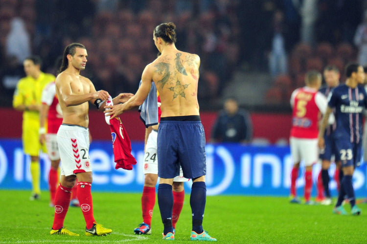 Que deviennent les maillots des joueurs de foot après un match ? 👕