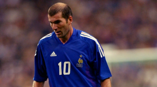 Le maillot de l’équipe de France 2002 : un des plus ratés de l’histoire… sauf quand il est floqué Zidane