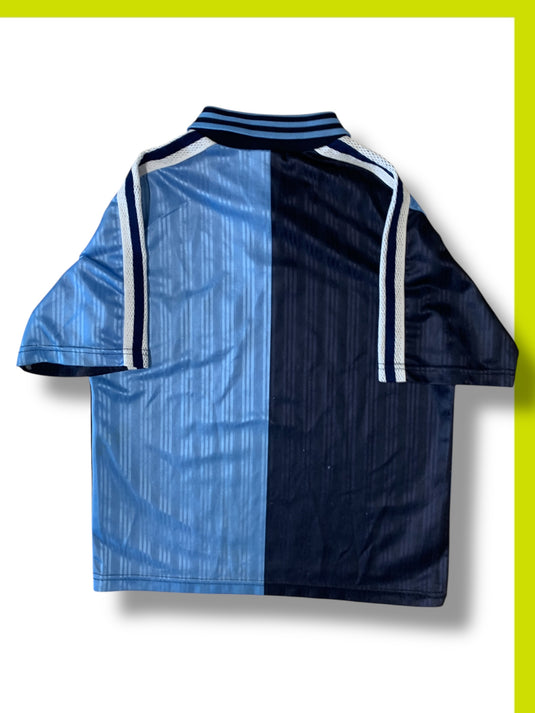 Rugby : Kappa ressuscite le maillot vintage "éclairs rouges" du Stade Français (199€) - Sport Rugby : Kappa ressuscite le maillot vintage "éclairs rouges" du Stade Français (199€) - Sport