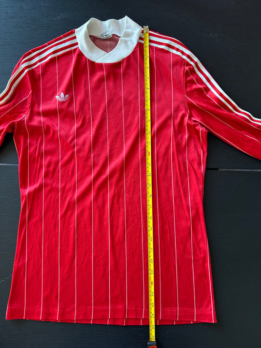 Template Adidas Ventex Rouge à rayures blanches