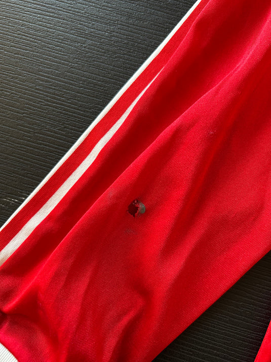 Template Adidas Ventex rouge à bandes blanches 1