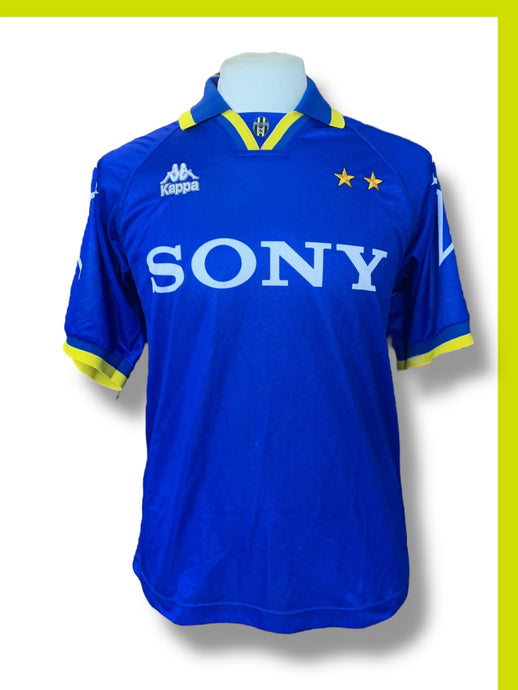 Juventus 1996-1997 AWAY