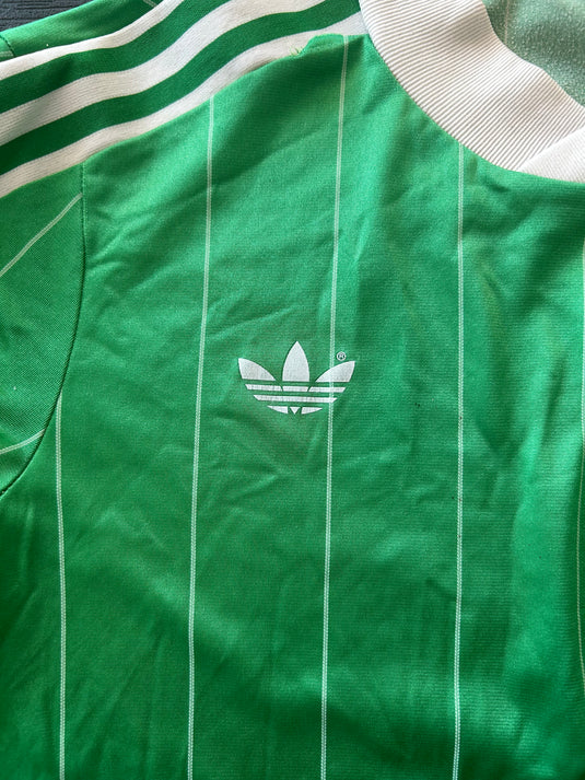 Template Adidas Ventex Vert à rayures blanches