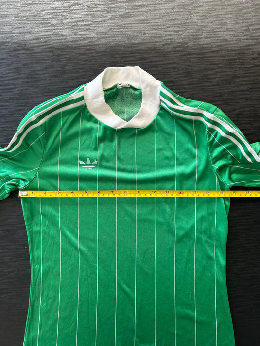 Template Adidas Ventex Vert à rayures blanches