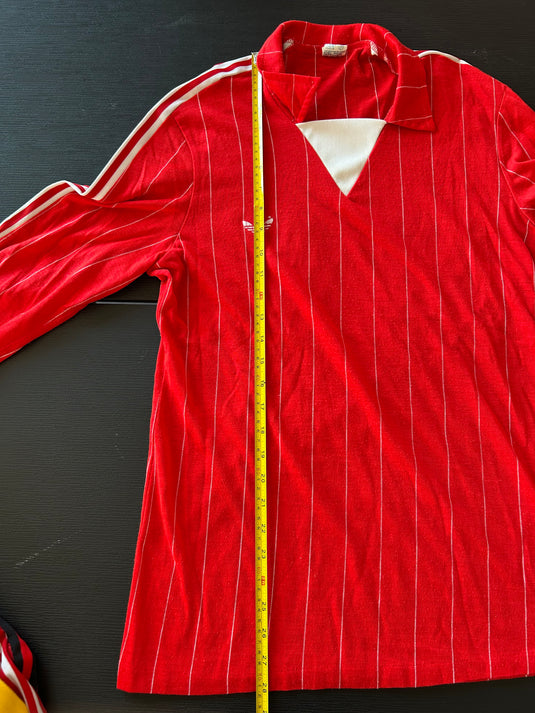 Template Adidas Ventex rouge à rayures blanches