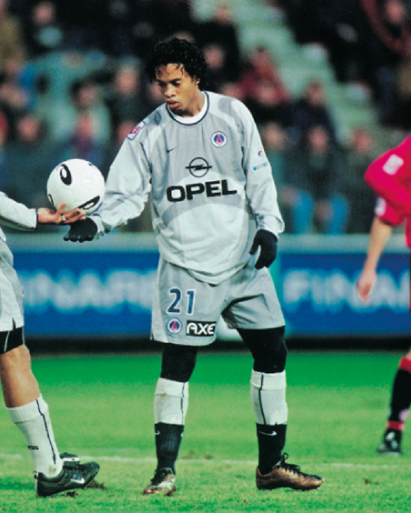 Chargez l&#39;image dans la visionneuse de la galerie, Flocage Nameset Paris 2001-2002 AWAY 21 RONALDINHO
