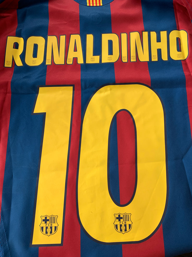 Chargez l'image dans la visionneuse de la galerie, Barcelone 2005-2006 HOME 10 RONALDINHO (S)
