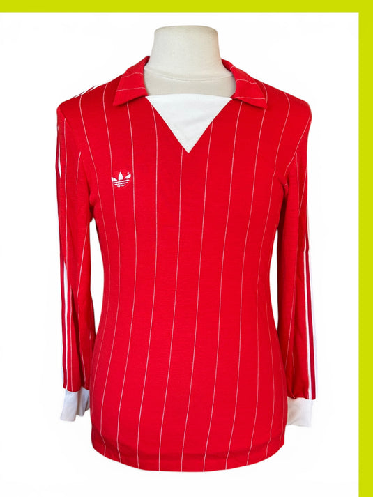 Template Adidas Ventex rouge à rayures blanches