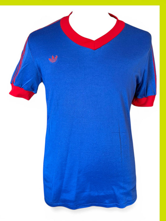 Template Adidas Ventex Bleu à bandes rouges