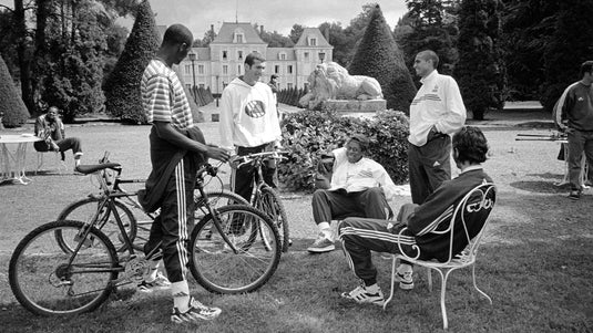 Le Tour de France des boutiques éphémères de maillots de football